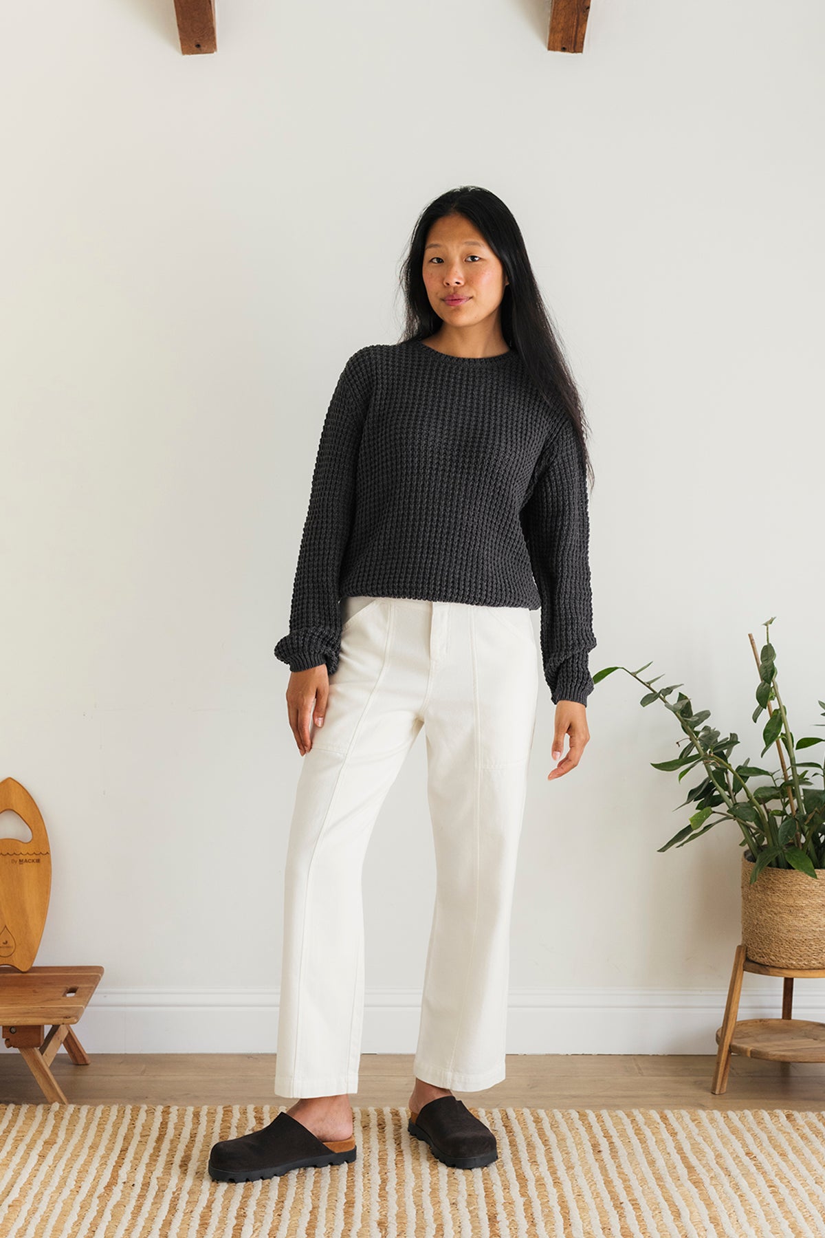 Versatile eco-friendly openwork antracita jumper