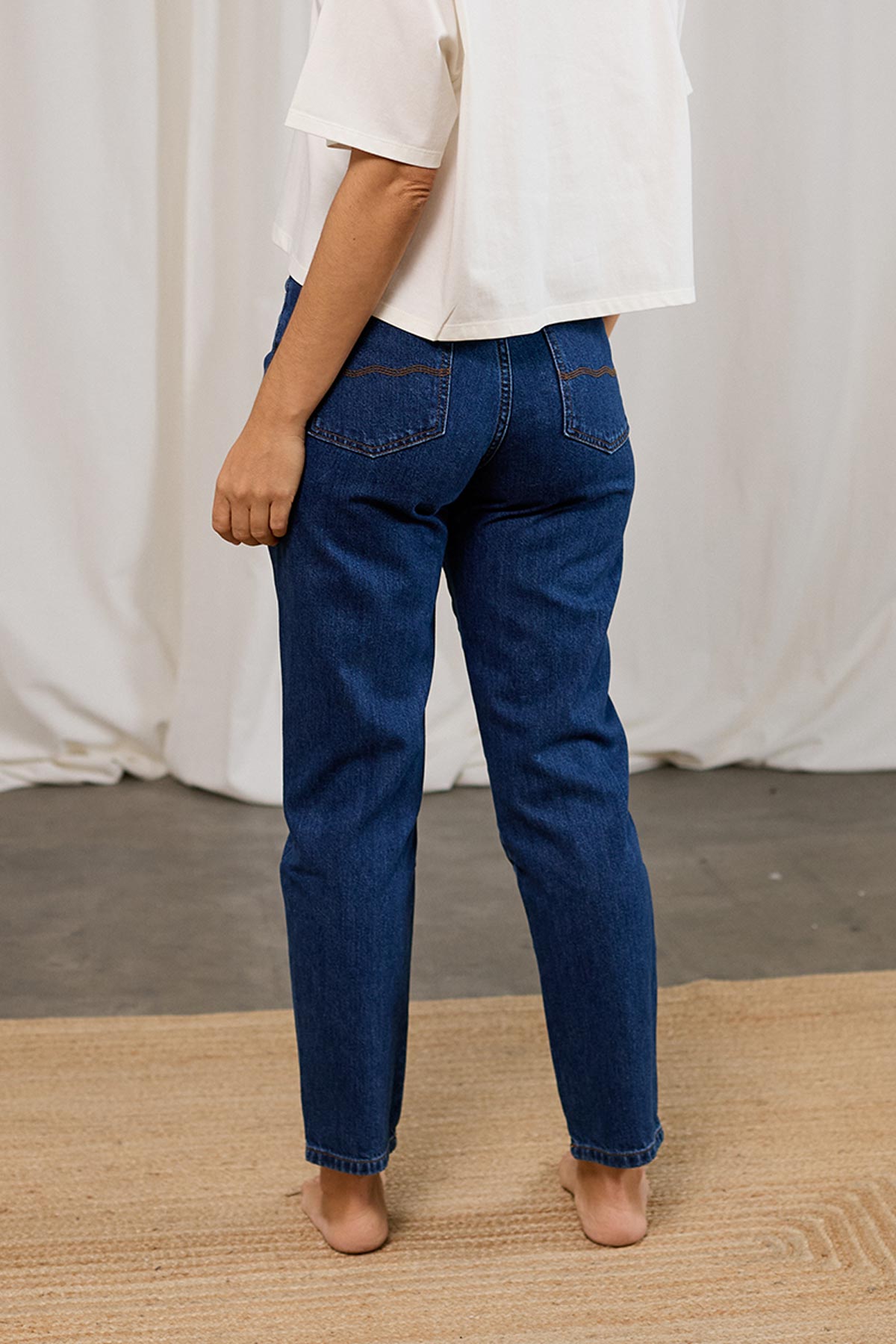 Sustainable mom-fit jeans with ocean denim